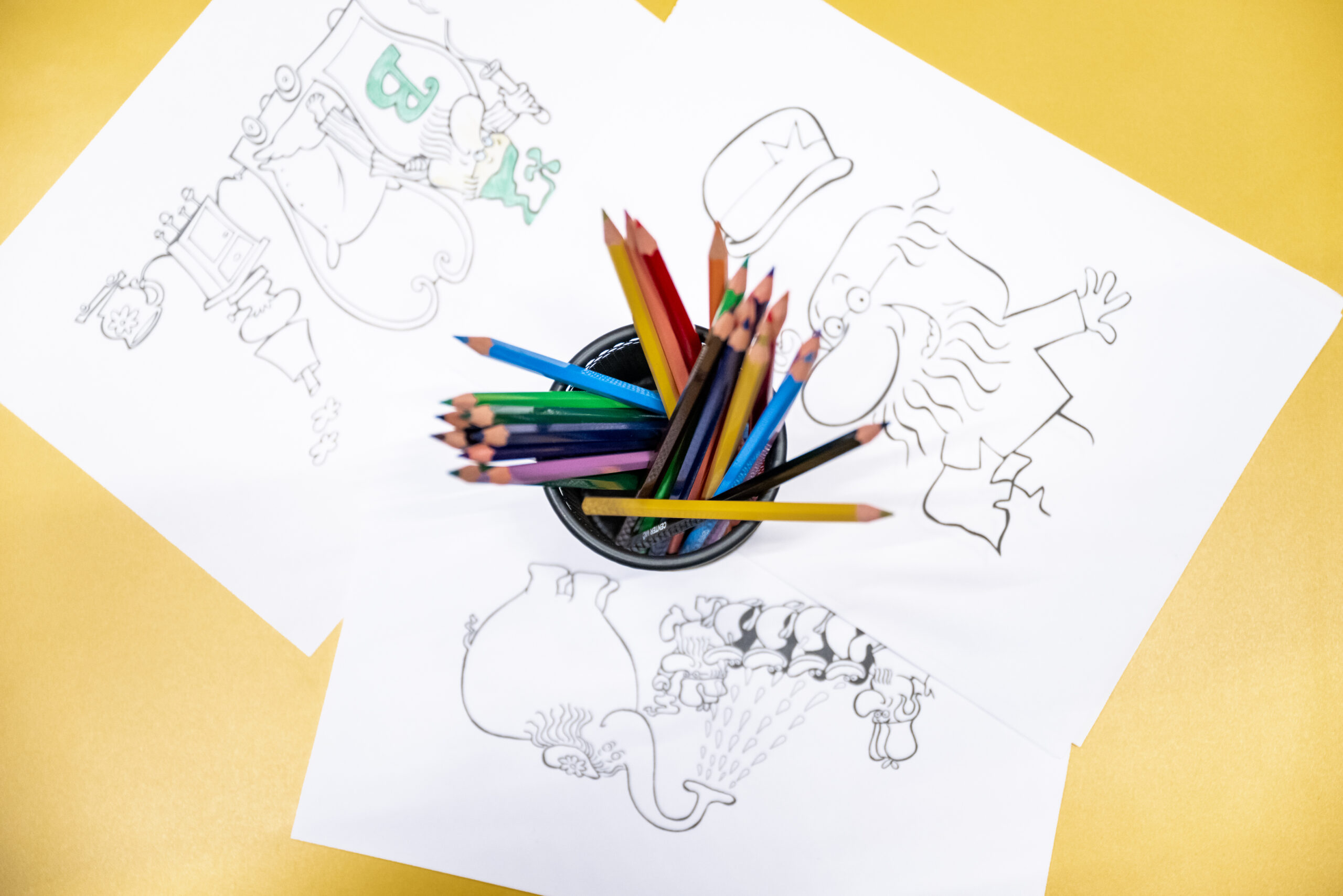 ZGRADI SVOJO SLADKORNO HIŠO